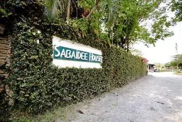 هتل Sabaidee House