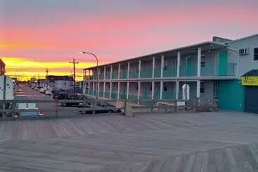 モーテル Boardwalk Sand & Surf Beach Hotel Oceanfront