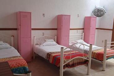 هتل Hostal Santo Domingo