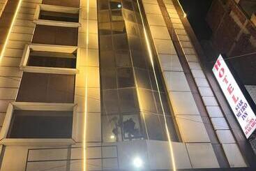 Hotell Star Metro Inn By Grb