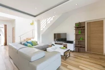 Turistihuoneistot Beachside Villa Mojito