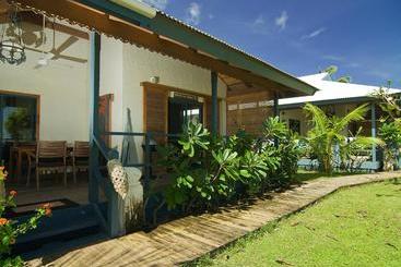 ツーリストアパートメント Cocos Castaway