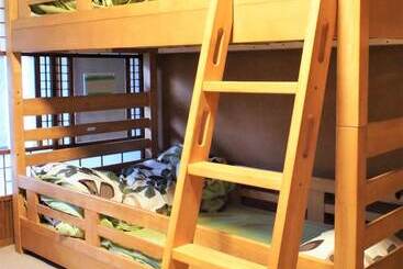 Deer Guesthouse   Hostel