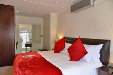 Pensiune Sand River Guest House