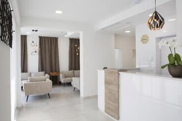 Boutique Hotel Intermezzo   Pag Centre