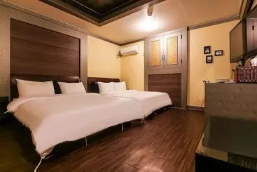 Hera Motel