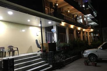 فندق Golden Veena