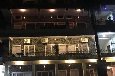 Hotel Golden Veena