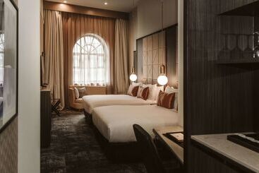 בית מלון כפרי Doubletree By Hilton Wellington