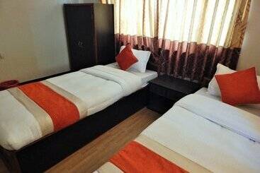 تختخواب و صبحانه Giramondo