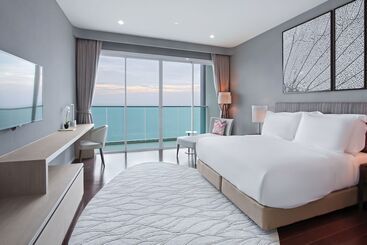 Отель White Sand Beach Residences Pattaya