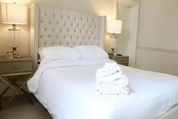 Hotel Winstanley House
