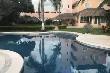 Hotel Villas Amairani