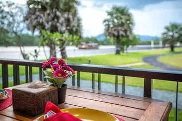 Hotel Kampot River Residence