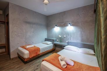 تختخواب و صبحانه Tamarindo Inn