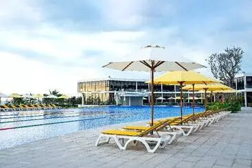 Resort Oceanami Villas & Beach Club  Managed By Oceanami Group