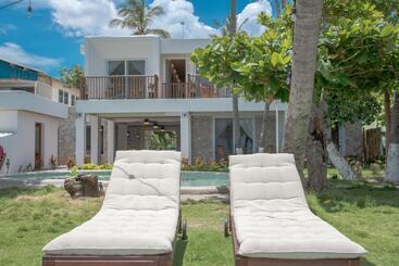 בית מלון כפרי Aaki