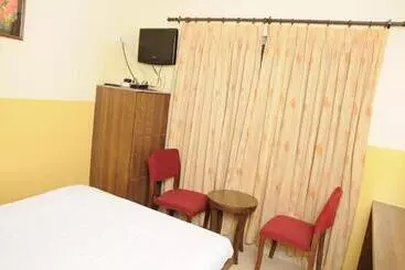 Hotel Suvarna Compact