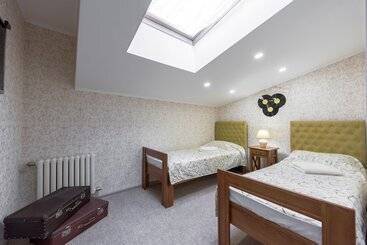 Tsatsa Hotel   Hostel