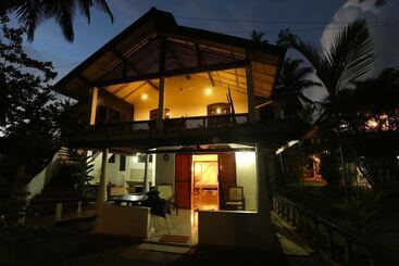 مبيت وإفطار Sonri Villa