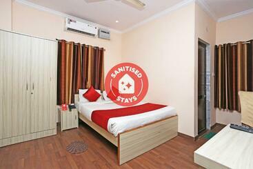 Hotel Flagship Lazystays