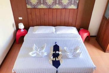 Phuket Iyh Express Hostel