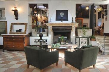 Bed and Breakfast La Canonica Dei Fiori Anna Fendi Country House