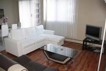 آپارتمان Calgary Core Suites  2 Bdrms