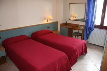 Hotelli Albergo Ristorante Punta Dell'est