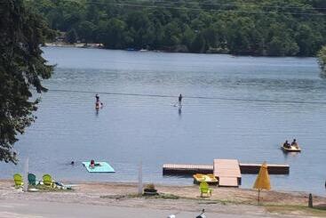 Szálloda Getaways At Haliburton Heights