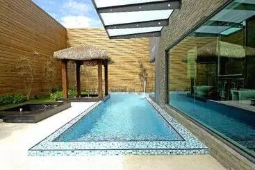 Allur Boutique Motelping Tung Branch