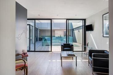 Hotel La Loge De Mer   Lodge Urbain