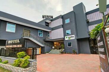 בית מלון כפרי Treebo Trend Dream Palace