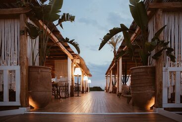 Отель Cumeja Beach Club &