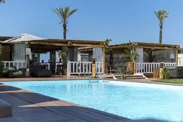 ホテル Cumeja Beach Club &