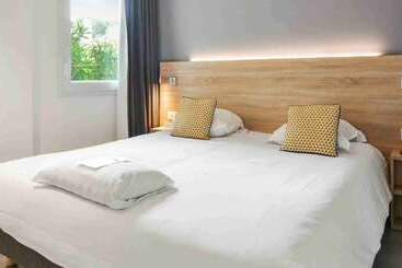 Отель Kyriad Résidence Cabriès Plan De Campagne