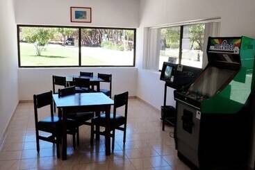 هتل Parque De Campismo Orbitur Sagres