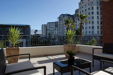 דירות לתיירים Mayfair Luxury Apartments