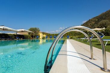 Отель Futura Club Cilento