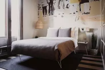 هتل Room Select Sol