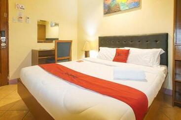 Reddoorz @ Comfy Inn Ermita Manila