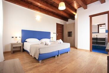 تختخواب و صبحانه Double B Maison de Charme