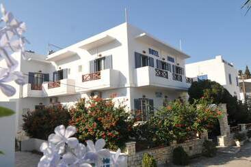 ホテル Anna Platanou