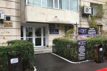 Green Apartment Mircea Voda