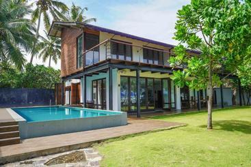 فندق صغير Solas Surf