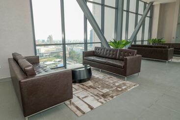 Отель The Bridge Club