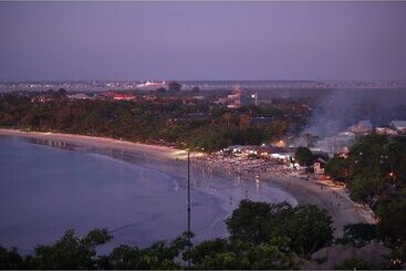 Отель Del Cielo Villa Jimbaran