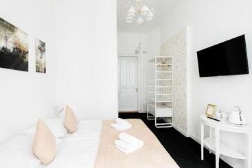 هتل Downtown Bratislava B&b