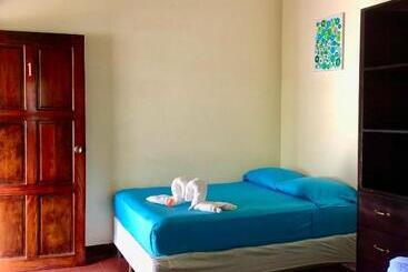 ユースホステル Casa Lula León Hostal