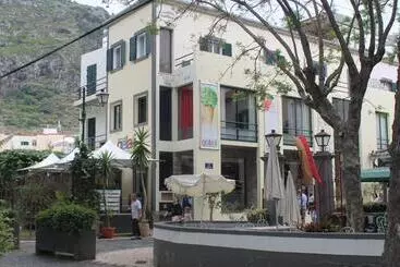 Ostello Modern & Recycled Guest House